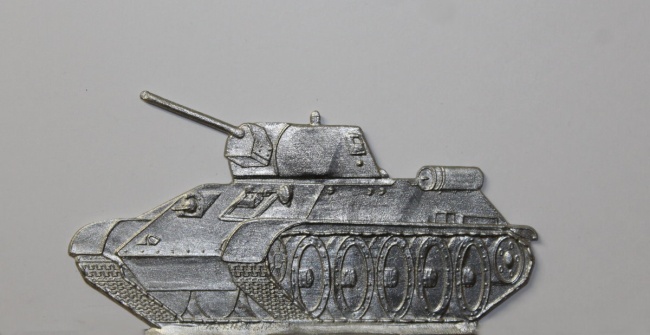 russischer Panzer T34 - halbfrontal